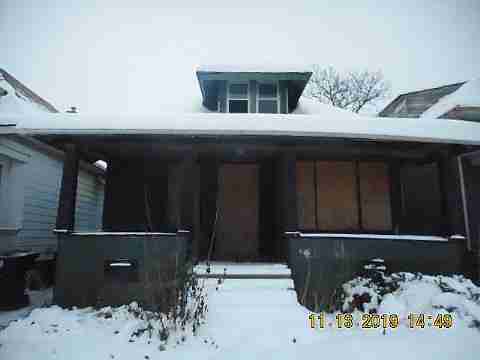 4393 Larchmont (1)_m.jpg